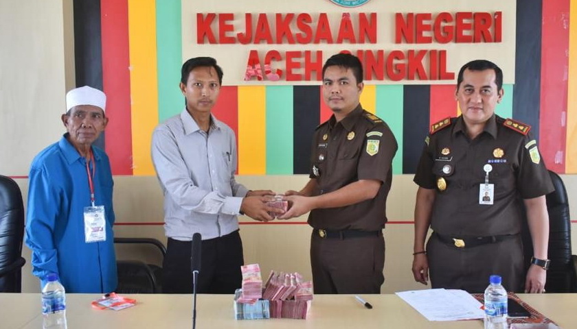 Kasus pengadaan Kapal Motor (KM) Singkil 3 yang menjerat sedikitnya sembilan orang di Kabupaten Aceh Singkil terus berlanjut.