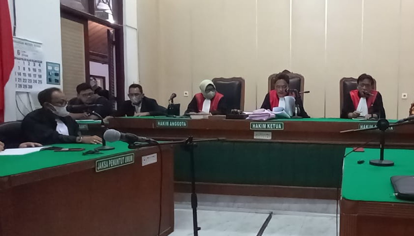 Ketiga terdakwa korupsi Rp10,3 miliar lebih terkait pembangunan Gedung Kampus II (Perkuliahan Terpadu) Universitas Islam Negeri Sumatera Utara (UINSU) 'Jilid II', Jumat petang (10/6/2022), di Cakra 8 Pengadilan Tipikor Medan, akhirnya mendapat vonis pidana bervariasi.