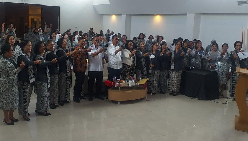 Peringatan Hari Ulang Tahun IBI (Ikatan Bidan Indonesia), hari ini, Jumat (22/7/2022), menjadi momentum untuk mengingat kembali komitmen seorang bidan sebagai ujung tombak dalam pelayanan yang professional untuk kesehatan masyarakat.