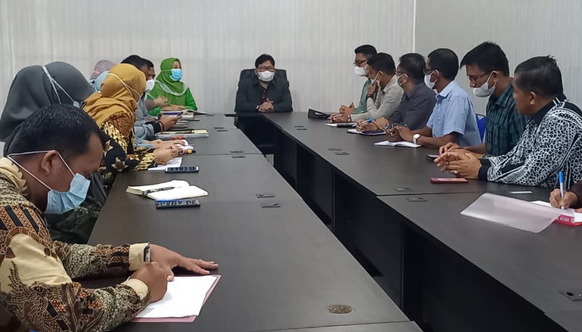 Pj Bupati Aceh Singkil Marthunis mengajak seluruh kepala SKPK yang sedang berada di Banda Aceh bertemu dengan Ombudsman RI Perwakilan Aceh, untuk berdiskusi tentang pelanyanan publik.