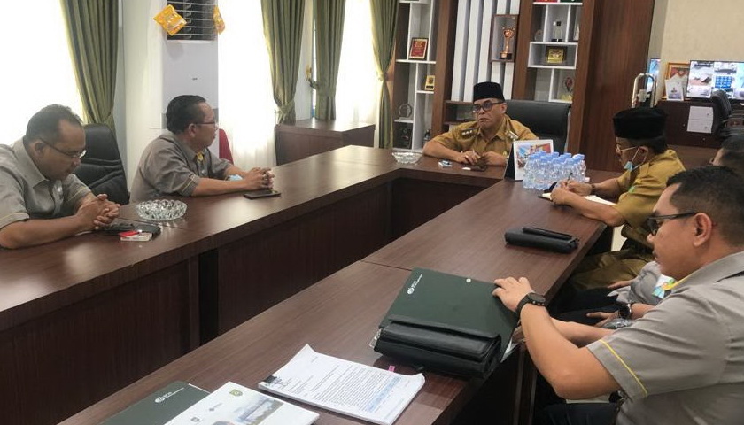 Guna melindungi dalam bekerja, Pemkab Madina bekerjasama dengan BPJamsostek Ketenagakerjaan Cabang Madina mendaftarkan kepala daerah (kada), DPRD, dan 5.873 non-ASN menjadi peserta.