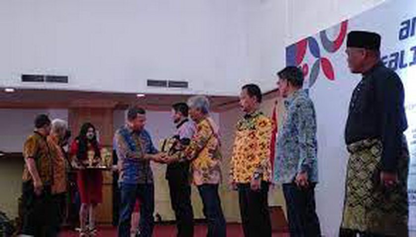 penghargaan Anugerah Realitas Award Tahun 2022, Jumat (15/7/2022) malan, di Hotel Madani Syariah Medan.