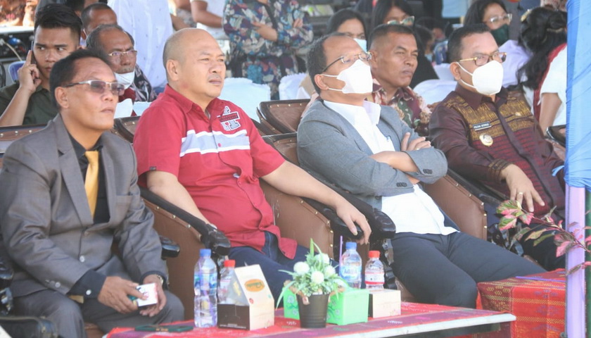 Bupati Taput Drs Nikson Nababan MSi menghadiri Pengukuhan Siswa/i Baru Yayasan TB Soposurung Angkatan XXXI, XXXII, XXXIII.
