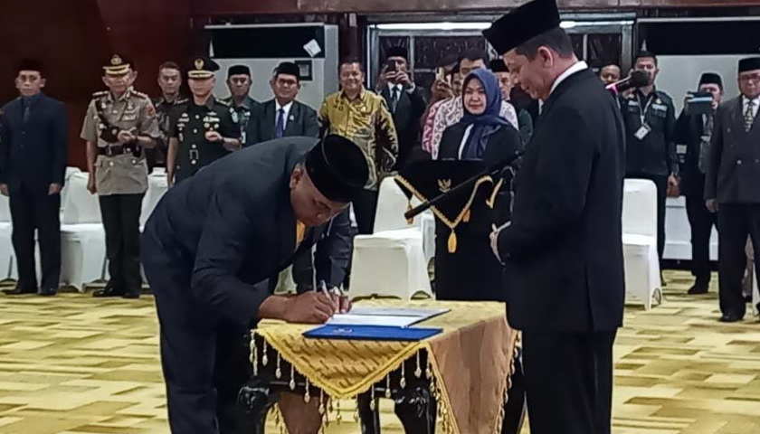 Pj Gubernur Aceh Ahmad Marzuki telah melantik Marthunis sebagai Pj Bupati Aceh Singkil. Lantas siapakah sosok Marthunis yang jarang muncul ke permukaan ini?
