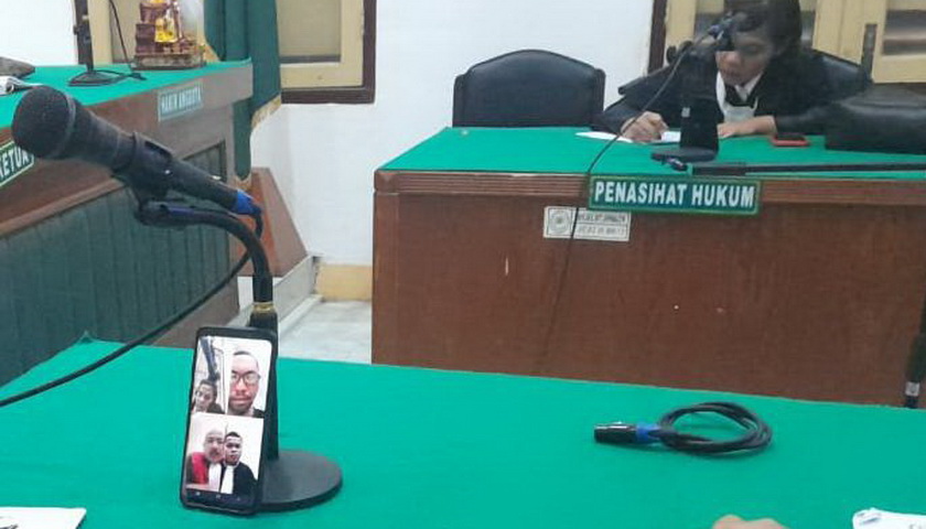 pelaku penganiayaan menewaskan Hendra Syahputra, tahanan di Rumah Tahanan Polisi (RTP) Polrestabes Medan lewat persidangan secara virtual, Kamis (14/7/2022) di Cakra 8 PN Medan dihukum 8 tahun penjara.