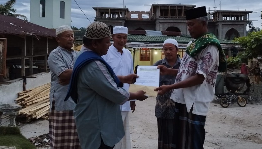 Toba Pulp Lestari (TPL) Sektor Aek Nauli dan Ikatan Motor Indonesia (IMI) Sumatera Utara memberikan dukungan sosial ke gereja dan masjid yang berada di wilayah operasional TPL Sektor Aek Nauli, Kabupaten Simalungun, Rabu (3/8/2022).