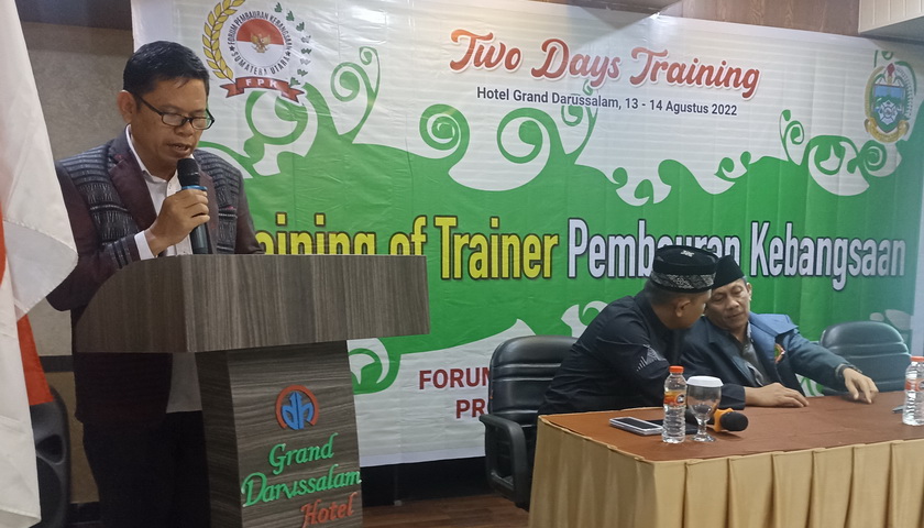 Kepala Badan Kesatuan Bangsa dan Politik (Kesbangpol) Provinsi Sumatera Utara Ir Ardan Noor MM diwakili Kabid Ideologi dan Kebangsaan, membuka 'Training of Trainer' Pembauran Kebangsaan Tahun 2022.