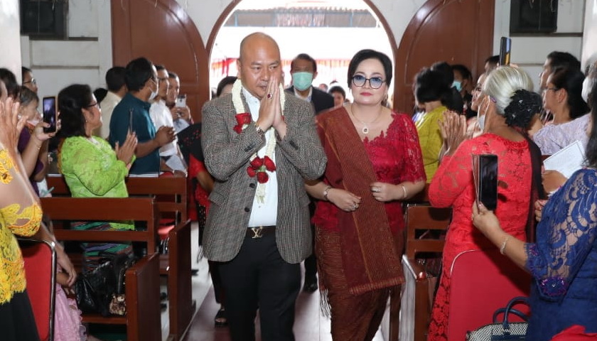 Bupati Taput Drs Nikson Nababan MSi menghadiri Pesta Pembangunan Gereja GKPI Jemaar Khusus Tarutung Kota, Senin (21/8/2022).