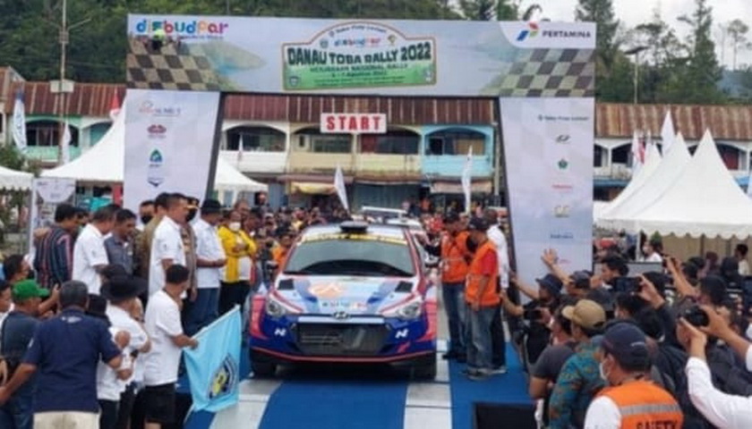 Kejuaraan Nasional Rally Danau Toba 2022 yang akan berlangsung pada 6 sampai dengan 7 Agustus 2022 secara resmi dibuka oleh Wakil Gubernur Sumatera Utara Musa Rajekshah (Ijeck)