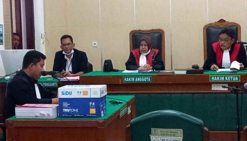 Terdakwa perkara kredit macet Rp39,5 miliar di salah satu bank BUMN, Mujianto (67), Rabu (3/8/2022), mulai menjalani sidang di Pengadilan Tipikor Medan.