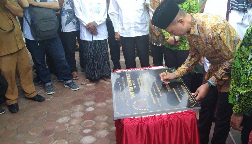 Wakil Gubernur Sumatera Utara (Wagubsu) Drs H Musa Rajek Shah MKom meresmikan Masjid Jami' Musannif Al Falah. Berlangsung di Desa Batang Gadis Jae Kecamatan Panyabungan Barat, Senin (22/8/2022).