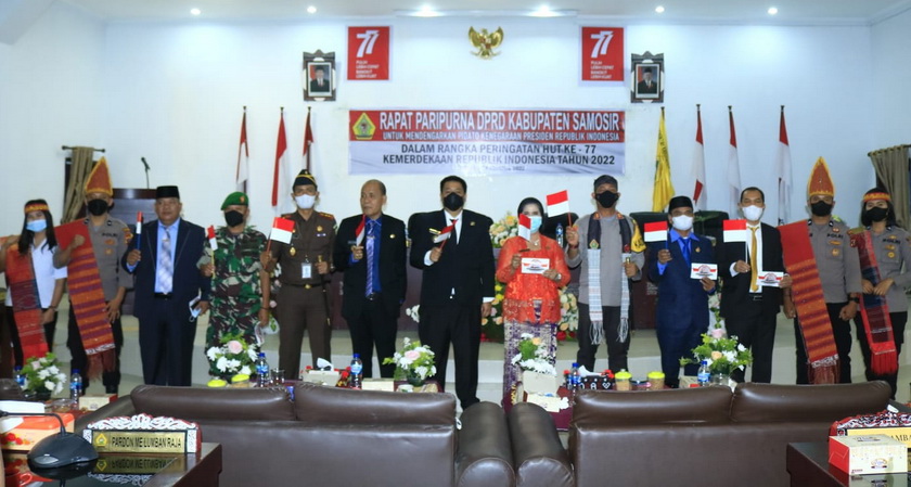 DPRD Samosir menggelar rapat paripurna dengan agenda mendengarkan Pidato Kenegaraan Presiden Republik Indonesia Ir Joko Widodo pada Sidang Tahunan MPR RI dalam rangka Peringatan HUT ke 77 Kemerdekaan RI Tahun 2022, Selasa (16/8/2022).
