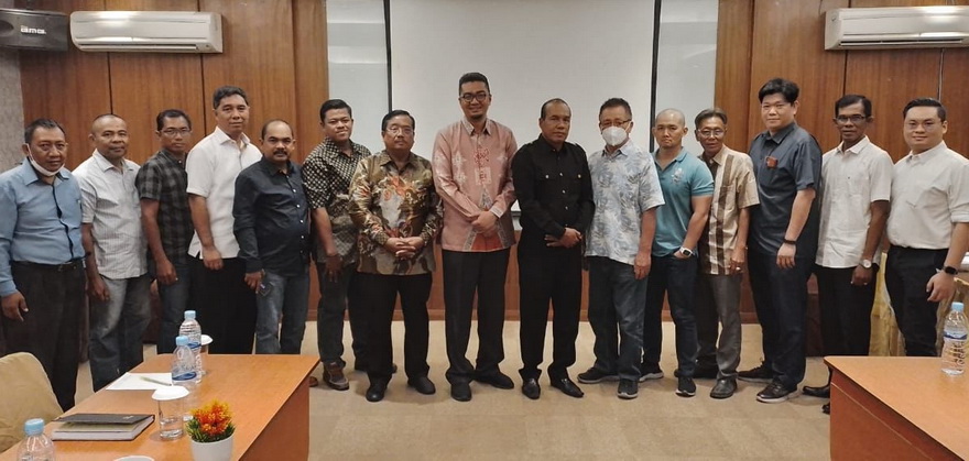 Melakukan pertemuan dengan 17 perwakilan perusahaan sawit di Aceh Singkil Pj Bupati Marthunis ST DEA menyampaikan beberapa hal penting.