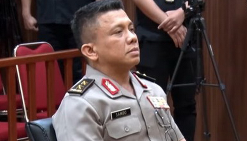 Sidang oleh Komisi Kode Etik Polri akhirnya memutuskan pemberhentian tidak dengan hormat terhadap Irjen Ferdy Sambo. Sidang itu sendiri berlangsung lebih dari 18 jam di Gedung TNCC Mabes Polri Jakarta.