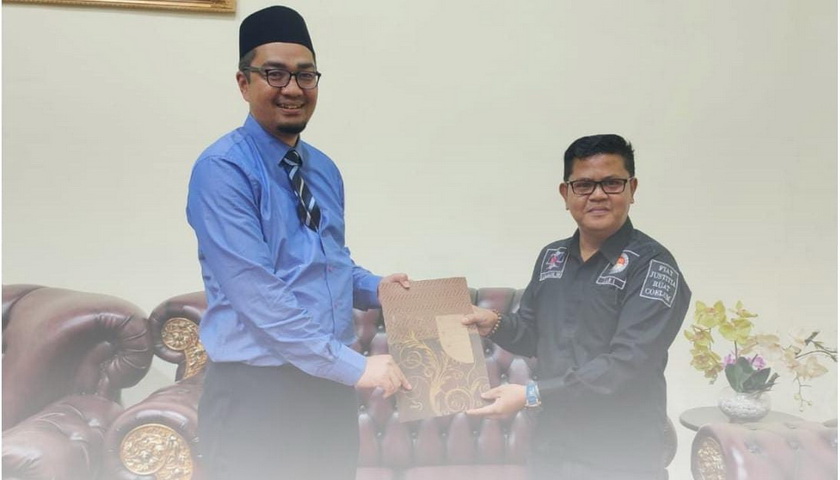 Yayasan Advokasi Rakyat Aceh Perwakilan Aceh Singkil menemui Pj Bupati Aceh Singkil Marthunis, di pendopo, Selasa (16/8/2022).