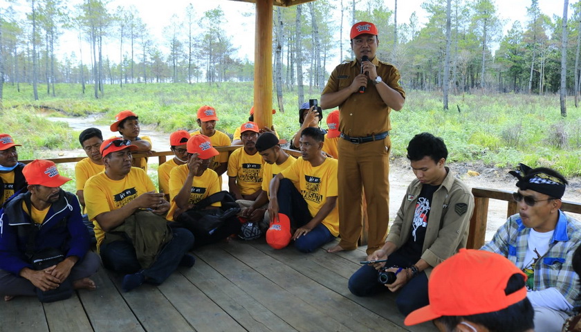 Dinas Kebudayaan dan Pariwisata Kabupaten Samosir menggelar Pelatihan Pengelolaan Desa Wisata. Pesertanya sebanyak 40 orang dari 16 'desa wisata' di Kabupaten Samosir.