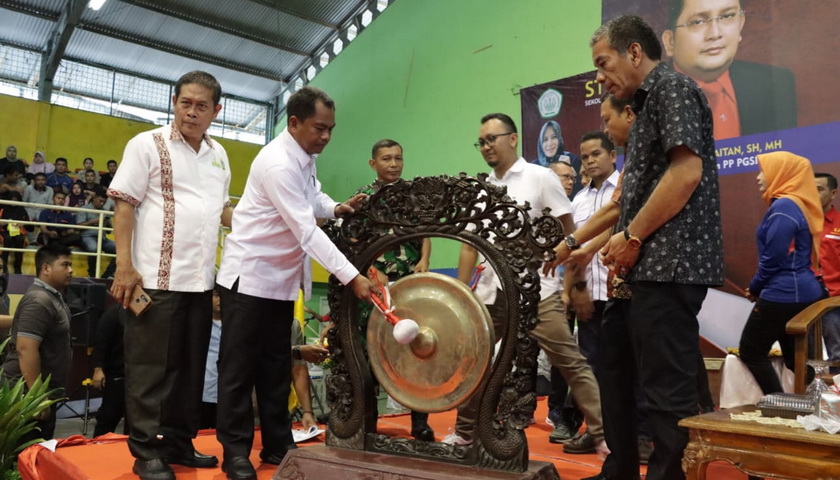 Ketua Persatuan Gulat Seluruh Indonesia (PGSI) Sumatera Utara H Darma Wijaya, membuka Kejuaraan Daerah (Kejurda) Gulat Tahun 2022 Provinsi Sumut