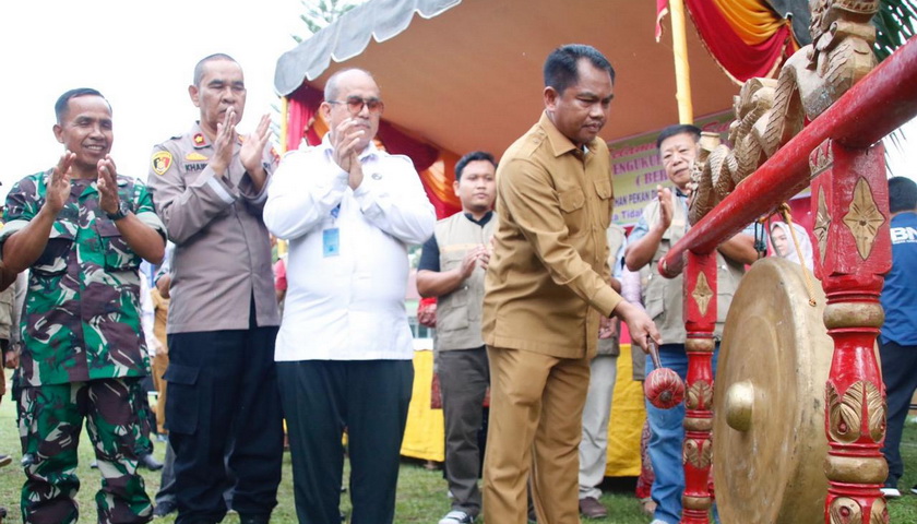 Pemkab Sergai memberikan apresiasi atas terlaksananya pencanangan Desa Bersih Narkoba (Bersinar) yang ada di Kabupaten Tanah Bertuah Negeri Beradat.