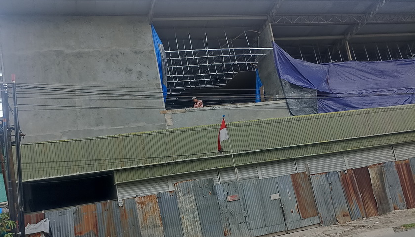 Keberadaan bangunan tanpa IMB dan menyalahi aturan di Jalan Gagak Hitam Sei Sikambing B Kecamatan Medan Sunggal terus menjadi sorotan.