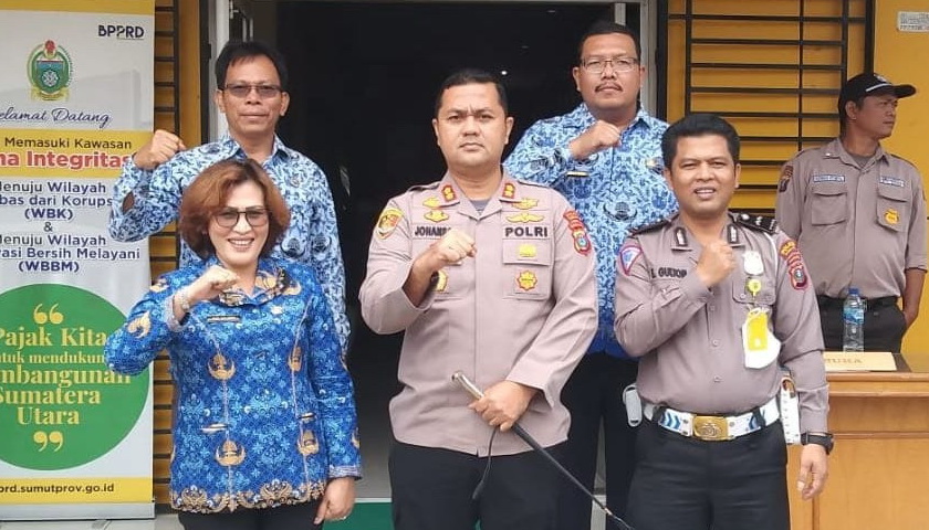 Kepala Kepolisian Resort Tapanuli Utara AKBP Johanson Sianturi SIK MH mengunjungi sejumlah tempat pelayanan kepolisian di lingkungan Polres Taput.
