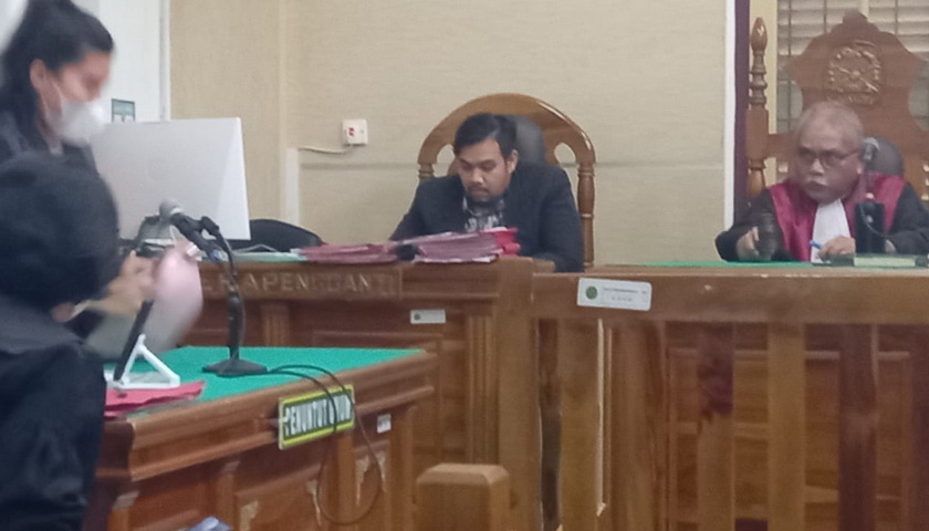 Hukuman Suhardi alias Ardi (33), pekerja mebel juga kurir sabu, diperberat menjadi 10 tahun, lewat persidangan secara virtual, Rabu (16/11/2022), di Cakra 4 PN Medan dengan majelis hakim diketuai Ahmad Sumardi.