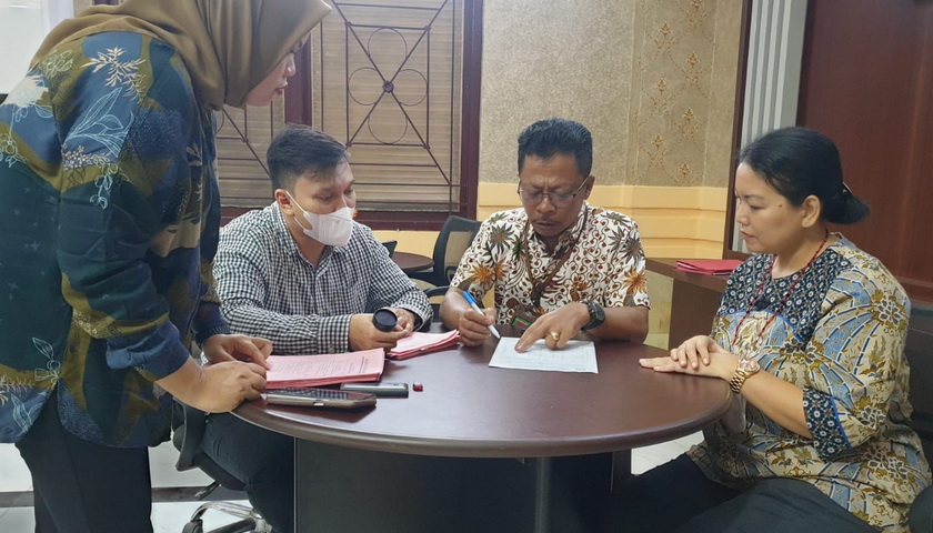 Kejaksaan Negeri (Kejari) Medan, Jumat (4/11/2022), akhirnya melimpahkan berkas perkara korupsi Rp1,9 miliar di Bank Rakyat Indonesia (BRI) Unit Simpang Amplas ke Pengadilan Tipikor Medan.