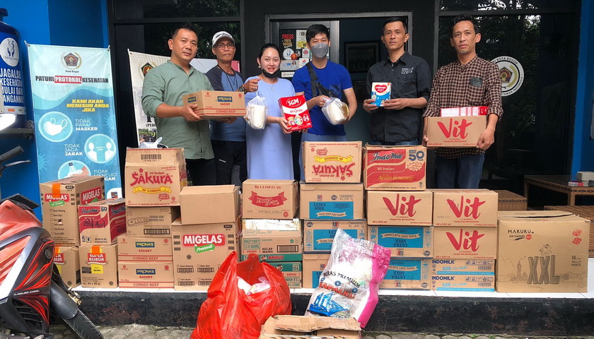 Bantuan untuk korban gempa di Cianjur terus mengalir di Mako Persatuan Wartawan Indonesia (PWI) Kota Bogor Jalan RM Tirto Adhi Soerjo, Kecamatan Tanah Sareal, Kota Bogor, Jumat (25/11/2022).