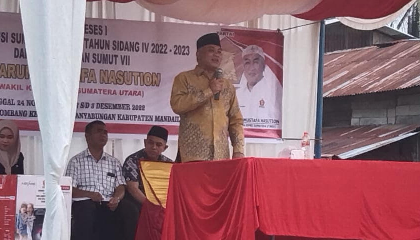 Wakil Ketua DPRD Sumut H Harun Mustafa Nasution melaksanakan Reses I Tahun Sidang 2022-2023. Berlangsung di Dusun Aek Galoga Desa Pidoli Lombang Kecamatan Panyabungan, Senin (28/11/22).
