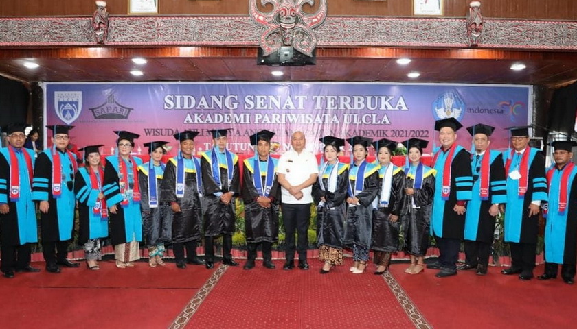 Bupati Taput Drs Nikson Nababan MSi mengapresiasi kehadiran Akademi Pariwisata ULCLA sebagai aset masyarakat yang ikut mencerdaskan bangsa