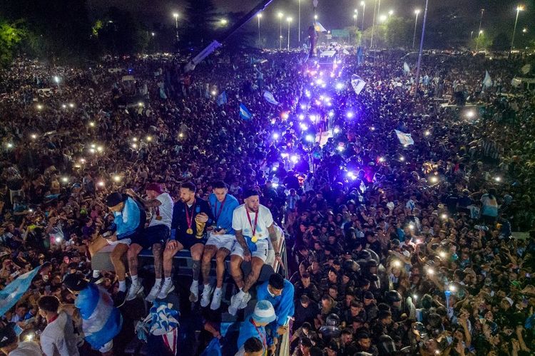 Masyarakat Argentina Rayakan Pesta Akbar Setelah Menyabet Gelar Juara Piala Dunia 2022