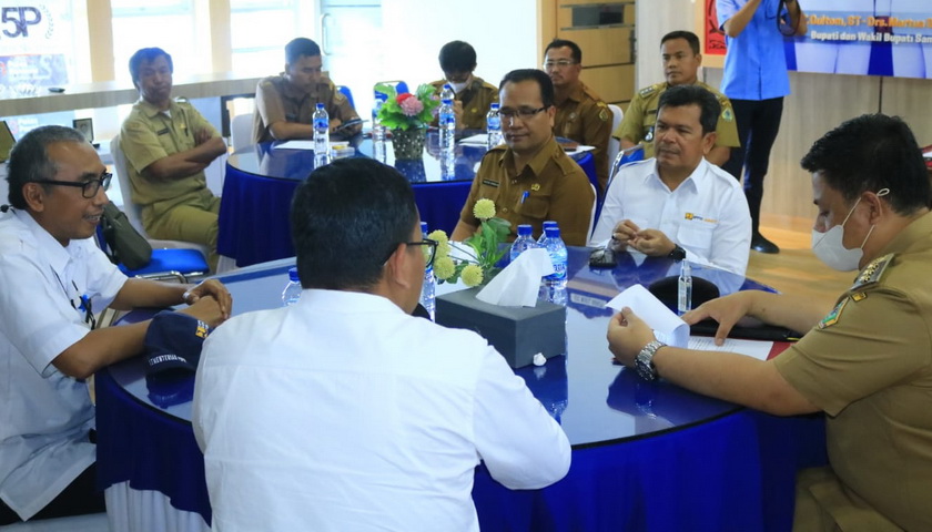 Forkopimda Kabupaten Samosir bersama dengan OPD teknis melakukan monitoring ketersediaan bahan pangan dan stabilitas harga di Pasar Tradisional Percontohan Onan Baru Pangururan, Rabu (21/12/2022).