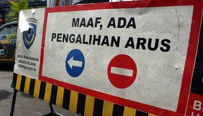 Sejumlah pengguna jalan, mempertanyakan tujuan dan urgensi pengalihan arus lalu lintas di beberapa kawasan di Kota Medan