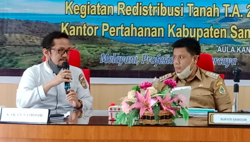 Sidang Panitia Pertimbangan Landreform (Tahap II) Kegiatan Redistribusi Tanah TA 2022 yang digelar oleh Kantor Pertanahan Kabupaten Samosir di Aula Kantor Bupati Samosir, Selasa (13/12/2022).
