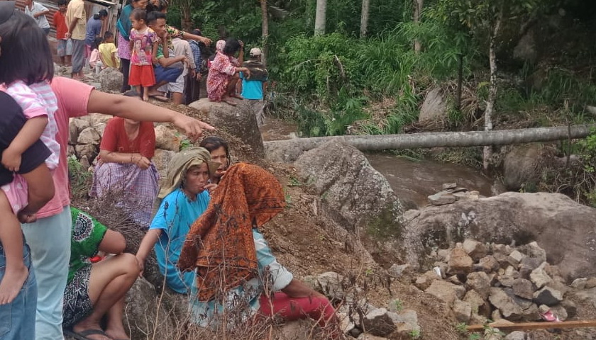 Manahan Naibaho (54) warga Desa Turpuk Limbong Kecamatan Harian Kabupaten Samosir, Sabtu (17/12/2022) malam, sekira pukul 21.30 WIB, hilang terseret arus Sungai Lumbanraja.