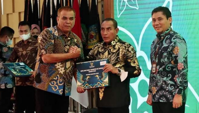 Bupati Mandailing Natal (Madina) HM Ja'far Sukhairi Nasution menghadiri penyerahan Daftar Isian Pelaksanaan Anggaran (DIPA) dan Transfer Ke Daerah dan Dana Desa (TKDD) Sumatera Utara (Sumut) Tahun 2023.