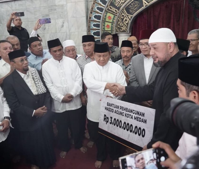 Prabowo Subianto Bantu Rp3 Miliar untuk Pembangunan Masjid Agung