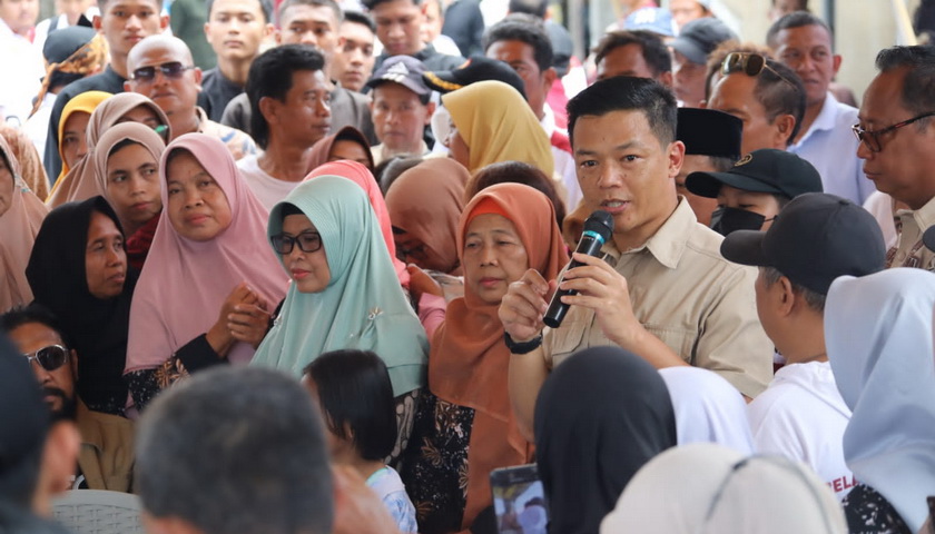 Partai Gerindra meyalurkan bantuan berupa sembako kebutuhan pokok ke sejumlah titik di wilayah Jawa Tengah, Minggu (8/1/2023)