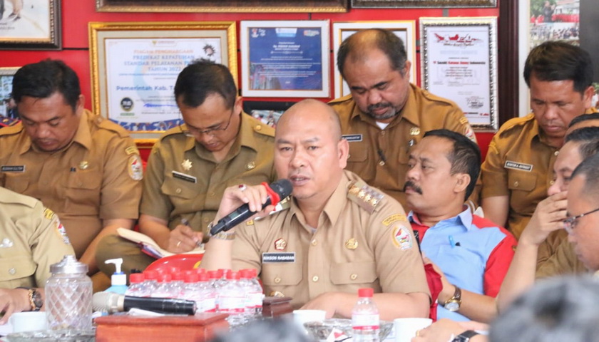 Bupati Tapanuli Utara Drs Nikson Nababan MSi memimpin rapat koordinasi dengan seluruh kepala OPD di lingkungan pemkab setempat