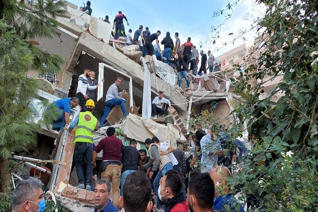 Gempa bumi Turki3