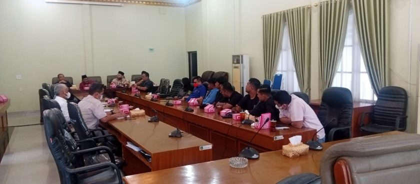 Komisi A DPRD Langkat Gelar RDP dengan Mapancas Kasus 1 Tandan Kelapa Sawit
