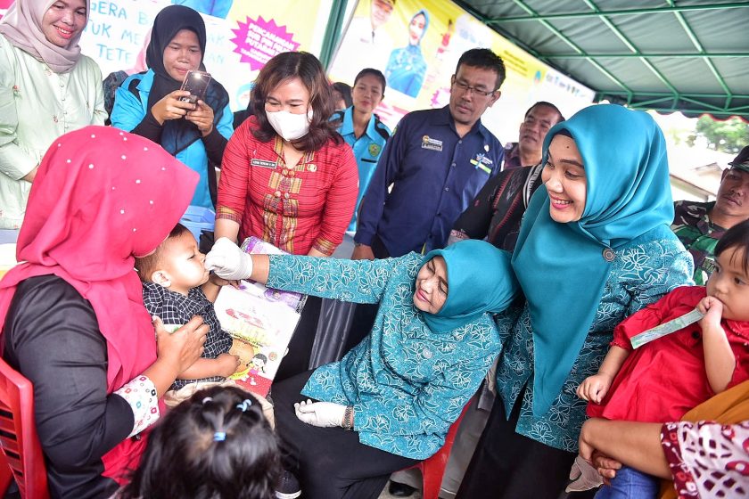 Nawal Lubis Kunjungi Pelaksanaan Vaksinasi Polio di Sipirok