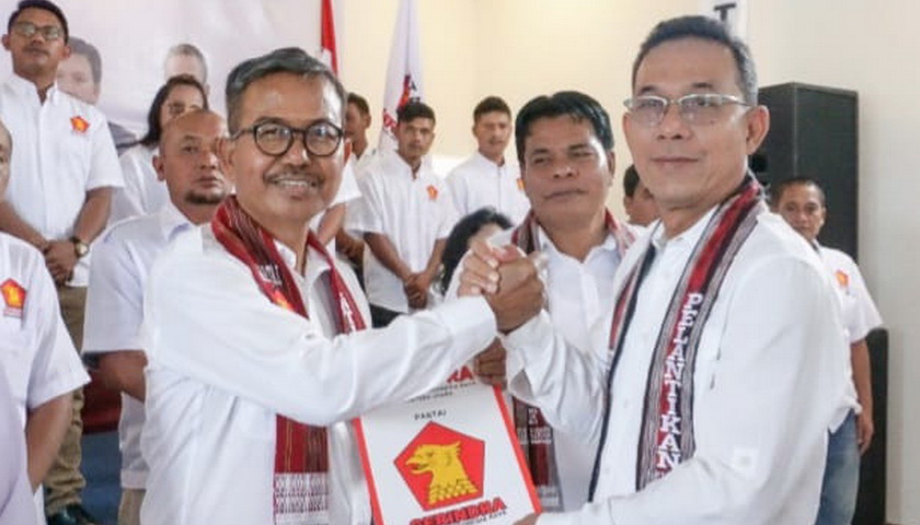 Mesin politik Partai Gerakan Indonesia Raya (Gerindra) Kabupaten Samosir telah 'dipanaskan'. Pasalnya, hari ini, partai berlambang Burung Garuda itu, melantik kepengurusan DPC hingga Pimpinan Anak Cabang (PAC) di sembilan kecamatan se-Kabupaten Samosir.
