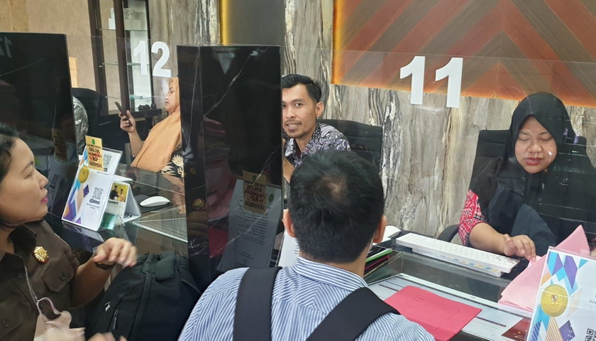 Tim JPU Tindak Pidana Khusus (Pidsus) Kejari Medan, Kamis (9/2/2023), melimpahkan berkas dua terdakwa perkara penggelapan pajak negara mencapai Rp244.836.899.130 ke Pengadilan Pajak Medan.