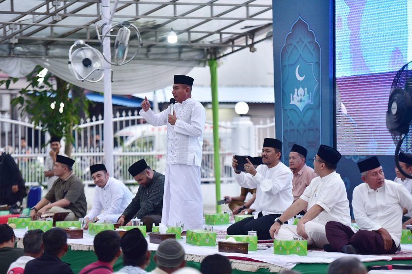 Hadiri Ramadan Berbagi, Edy Ajak Ribuan Abang Becak Tingkatkan Takwa kepada Allah