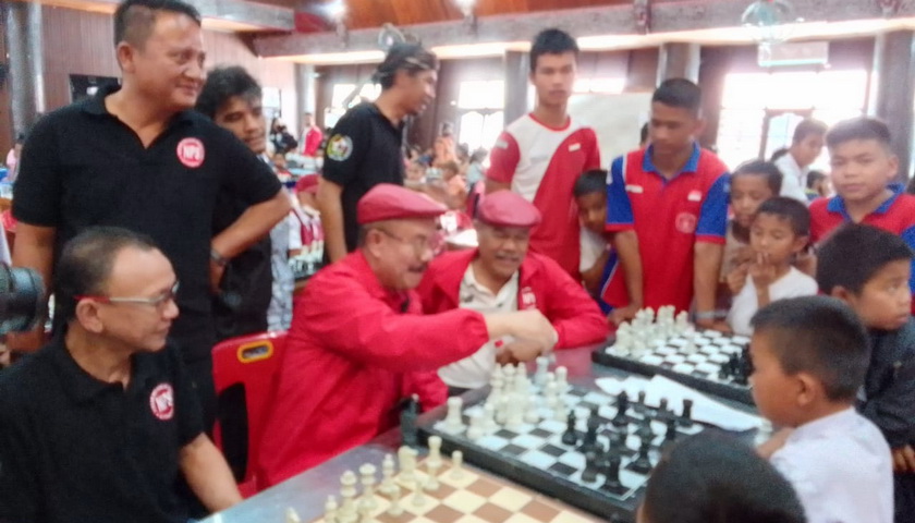 Yayasan Nelson Pandapotan Sitompul (YNPS) Tapanuli Utara menyelenggarakan Turnamen Catur tingkat SD, SMP, dan SLTA