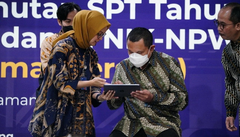 Bio Farma mendapatkan apresiasi atas kontribusi dan pemenuhan kewajiban perpajakan terbesar tahun 2022 di KPP Pratama Bandung Bojonagara, ser