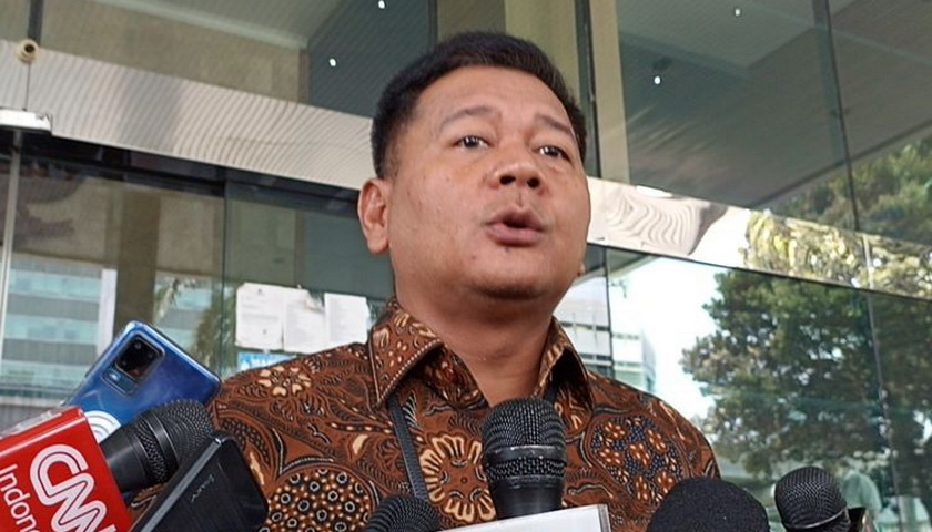 Brigjen Endar Priantoro terus melawan keputusan Ketua KPK Firli Bahuri yang mencopotnya sebagai Direktur Penyelidikan di Komisi Pemberantasan Korupsi (KPK)