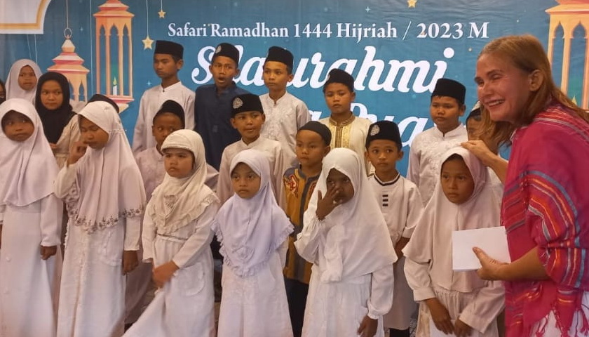 Pengurus Serikat Media Siber Indonesia (SMSI) Provinsi Sumatera Utara menggelar acara silaturahmi dan buka puasa bersama dengan anak yatim piatu, Sabtu (8/4/2023).