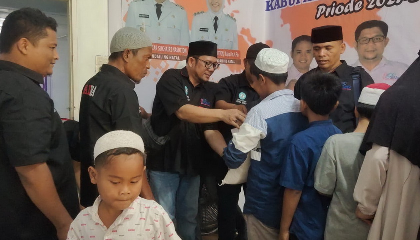 Keluarga Besar Serikat Media Siber Indonesia Mandailing Natal (SMSI Madina) memberikan bantunan kepada puluhan anak yatim.
