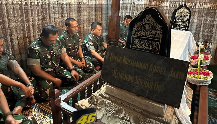 Sejumlah kegiatan berhasil dirampungkan Kepala Staf Angkatan Darat (Kasad) Jenderal TNI Jenderal TNI Dr Dudung Abdurachman SE MM selama di Kabupaten Gresik, Jawa Timur, Selasa (2/5/2023).